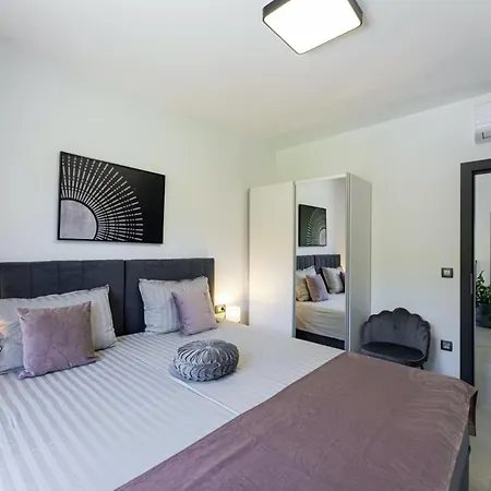 Villa Milena In Blaskovici - Haus Fuer 8 Personen