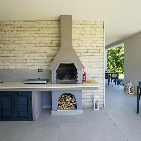 Villa Milena In Blaskovici - Haus Fuer 8 Personen Polje Cepic