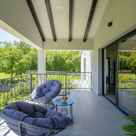 Villa Milena In Blaskovici - Haus Fuer 8 Personen