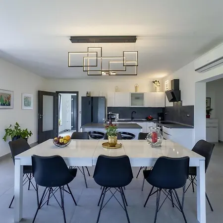 Milena In Blaskovici - Haus Fuer 8 Personen Villa Polje Cepic