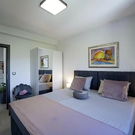 Villa Milena In Blaskovici - Haus Fuer 8 Personen